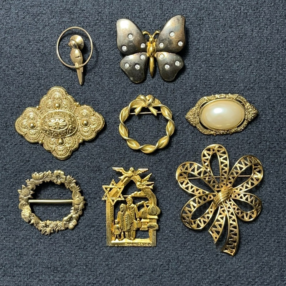 Vintage Gold Tone Brooch Lot Some Signed Monet Best Avon MFA Chaim Gross